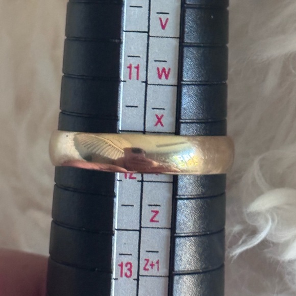 Classic Gold Band Ring - Picture 7 of 7